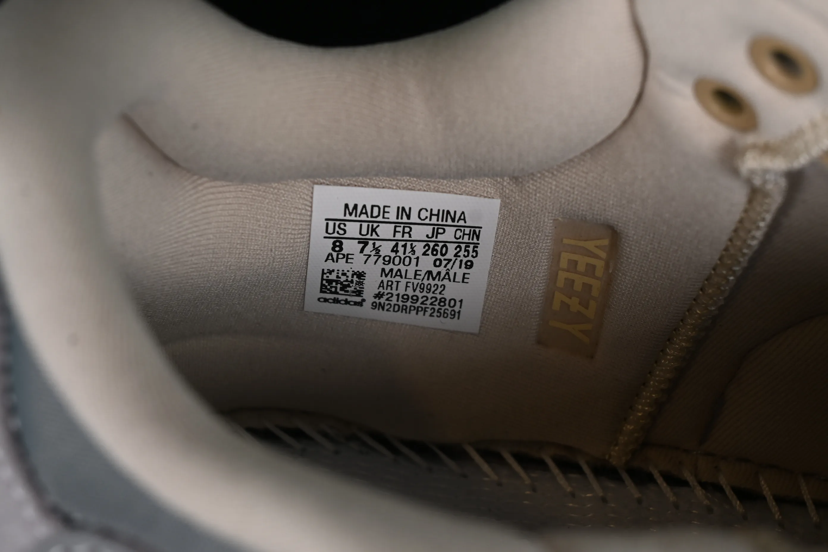 All Categories Ad Yeezy Coconut Series G Version Ad Yeezy Boost 700 "Magnet" FV9922 Kanye Coconut 700 3M Reflective Running Shoes